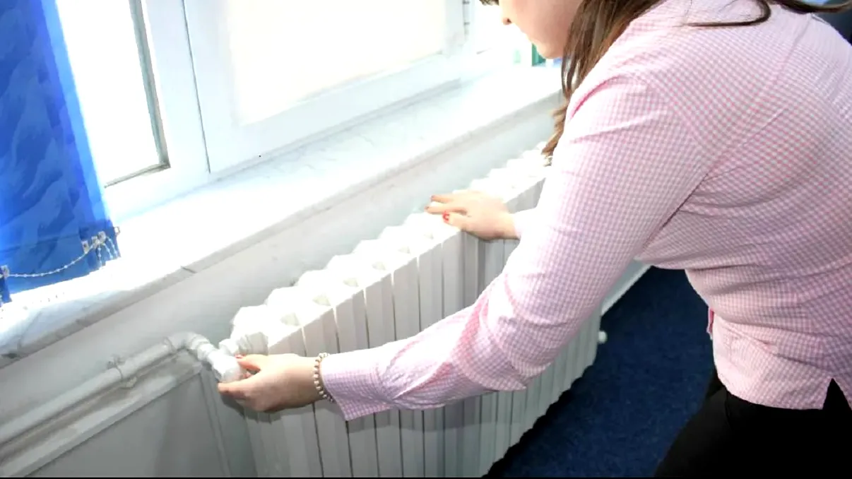 Trucuri eficiente pentru a menține căldura în apartamentele din blocurile vechi fără a porni caloriferul la maximum