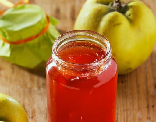 Gherghina Stancu le împărtășește tinerelor gospodine rețeta ei rapidă de dulceață de gutui. Naturală, delicioasă și fără conservanți