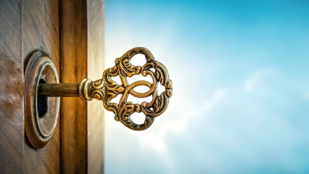 De ce nu este recomandat să laşi cheia în broască peste noapte. Specialiștii explică motivul surprinzător