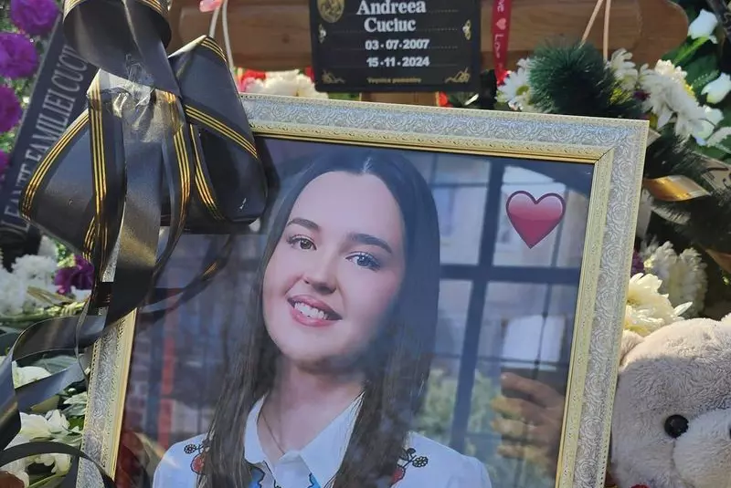 Scene cutremurătoare la parastasul de un an al Andreei Cuciuc! Părinții și colegii fetei, copleșiți de durere. Igor Cuciuc, în lacrimi: „I-am spus, stând la crucea ei: Te rugăm, Andreea, să nu ne lași…”