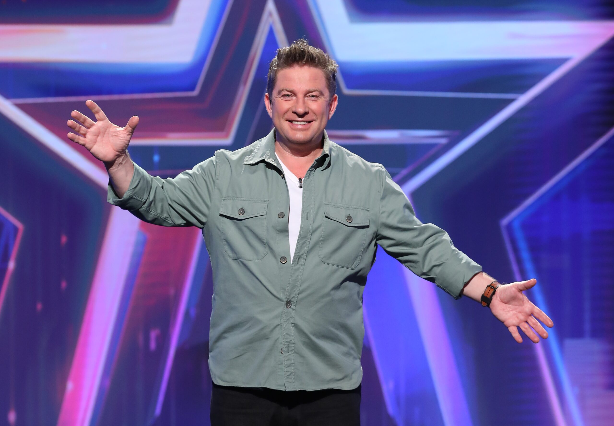 Pavel Bartoș, profund marcat de pierderea tatălui său. A fost nevoit să-și întrețină familia încă din adolescență: „Munceam alături de foștii colegi ai tatălui meu, eram salahor”