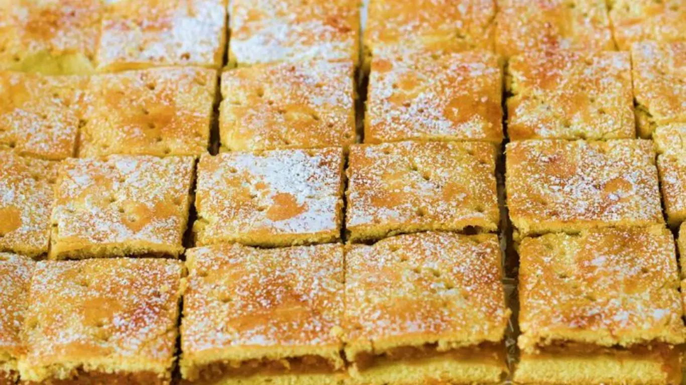 Desertul perfect pentru Postul Crăciunului. Rețetă delicioasă de plăcintă de mere de post