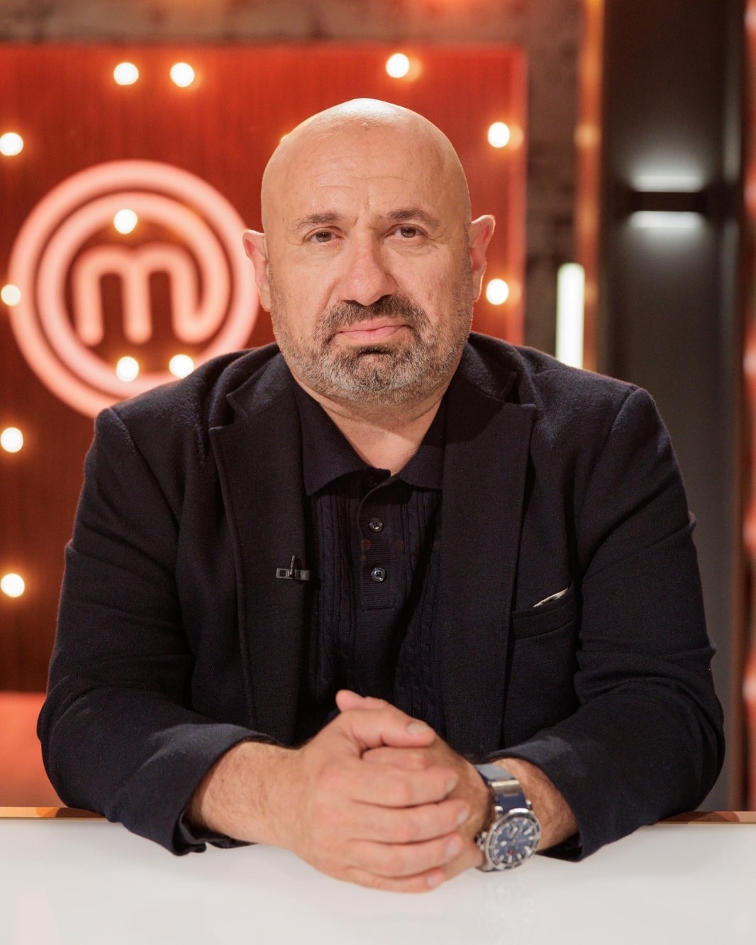 Cum pregătește Cătălin Scărlătescu piftia de Crăciun. Ingredientul surpriză care îi dă gustul special