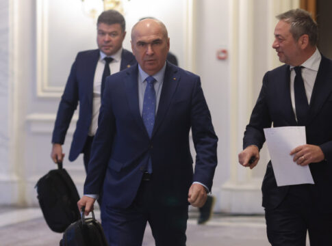 MCZoPTQ0MCZoYXNoPThmNTdkZTg1NmUyMDdhNWY2NzZhMWVkM2I3NzI3ZDI2.thumb