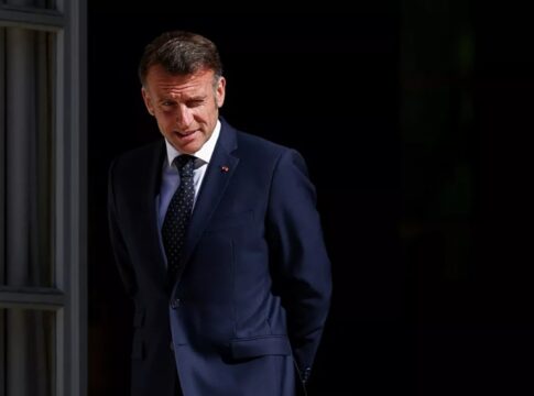 Emmanuel macron reut lef