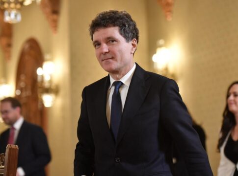 Surse nicusor dan va numi un prim ministru daca psd si pnl nu vor reusi sa se inteleaga grindeanu vrea sa intrebe ccr ce e de facut