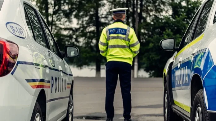 4 politisti