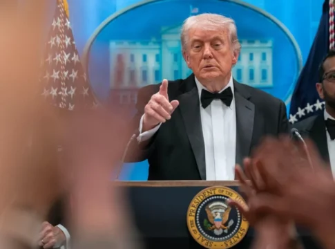 Donald trump QNgeU