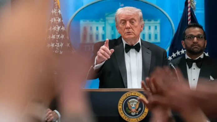 Donald trump QNgeU