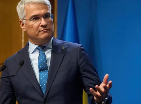 Dragos pislaru rZxU3