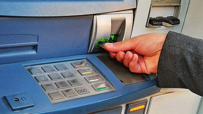 Https www.cancan.ro wp content uploads 2025 02 Adio bancomate. Cum vom retrage banii de pe card in urmatorii ani 1200x686