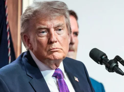 Trump recompensa