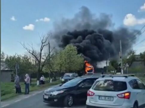 Un autocar cu 27 de pasageri a luat foc in tulcea degajari uriase de fum