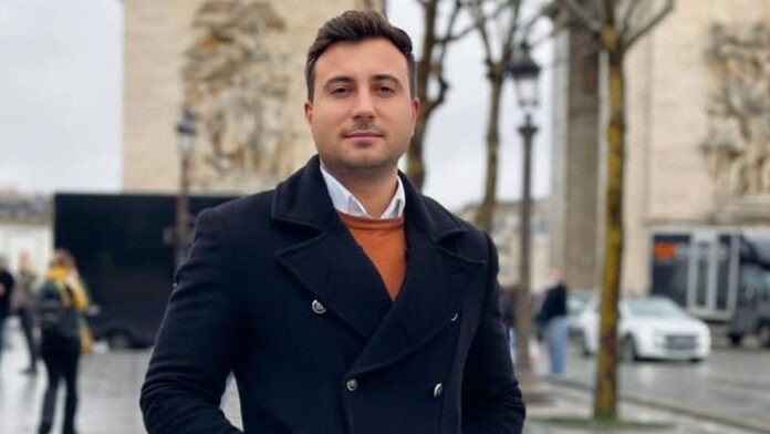 Valentin sanfira crop