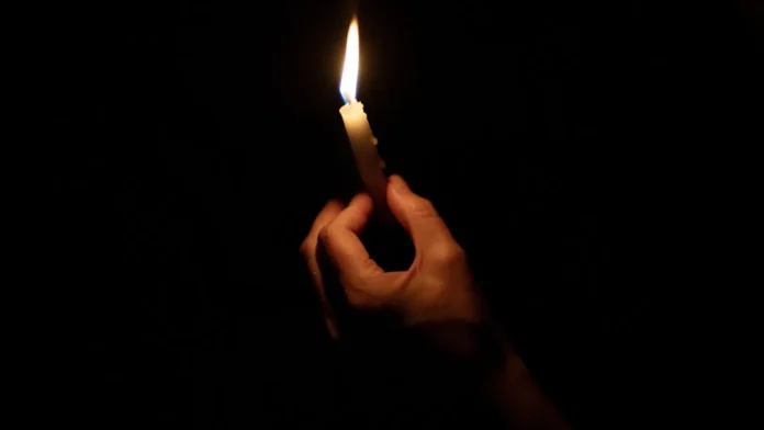 Deces moarte priveghi lumanare XGz15